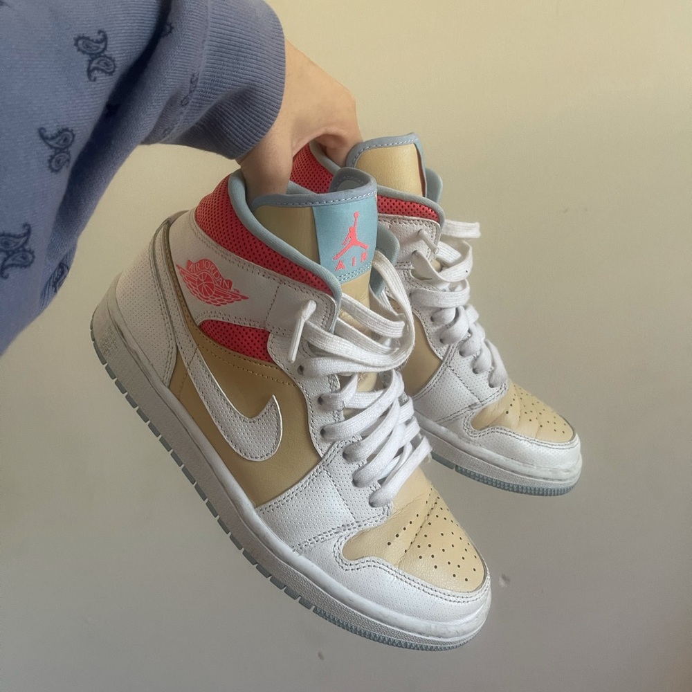 2021 Wmns Air Jordan 1 Mid SE 'Sesame'